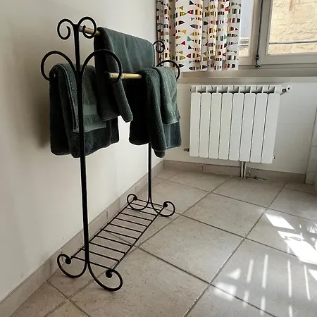 'petit Beguin' Au Coeur D'uzes