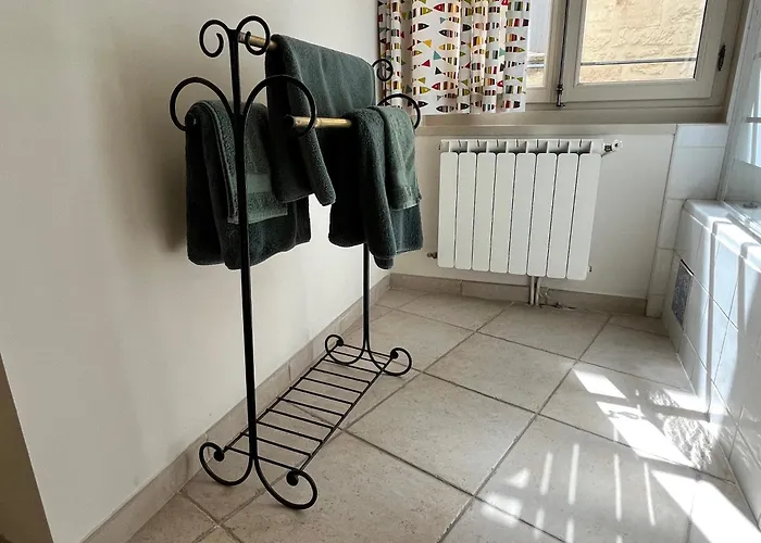 'petit Beguin' Au Coeur D'uzes