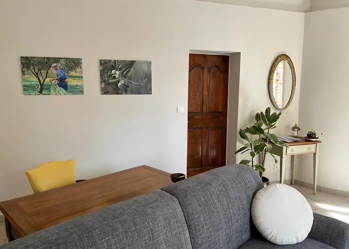 'petit Beguin' Au Coeur D'uzes Uzès
